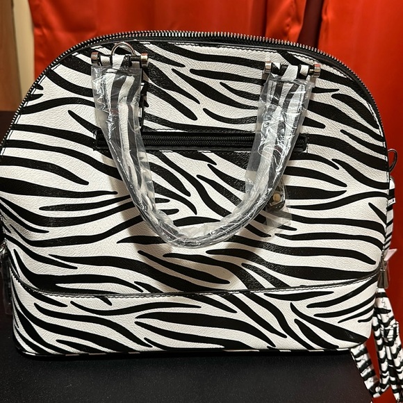 JustFab Handbags - JustFab Animal Print Bag